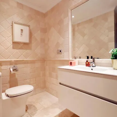 Luxurious Penthouse شقة ماربيا