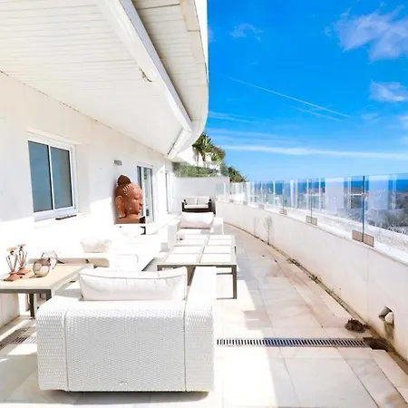 Luxurious Penthouse Апартаменти