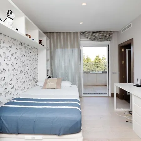 Luxurious Penthouse Μαρμπέλλα