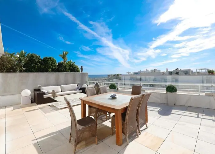 Luxurious Penthouse * Μαρμπέλλα